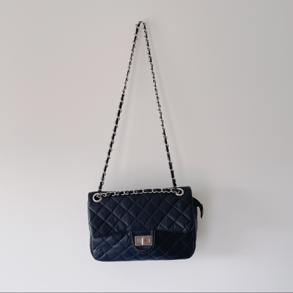 ✨ black quilted faux leather purse with silver chain metal accents ✨